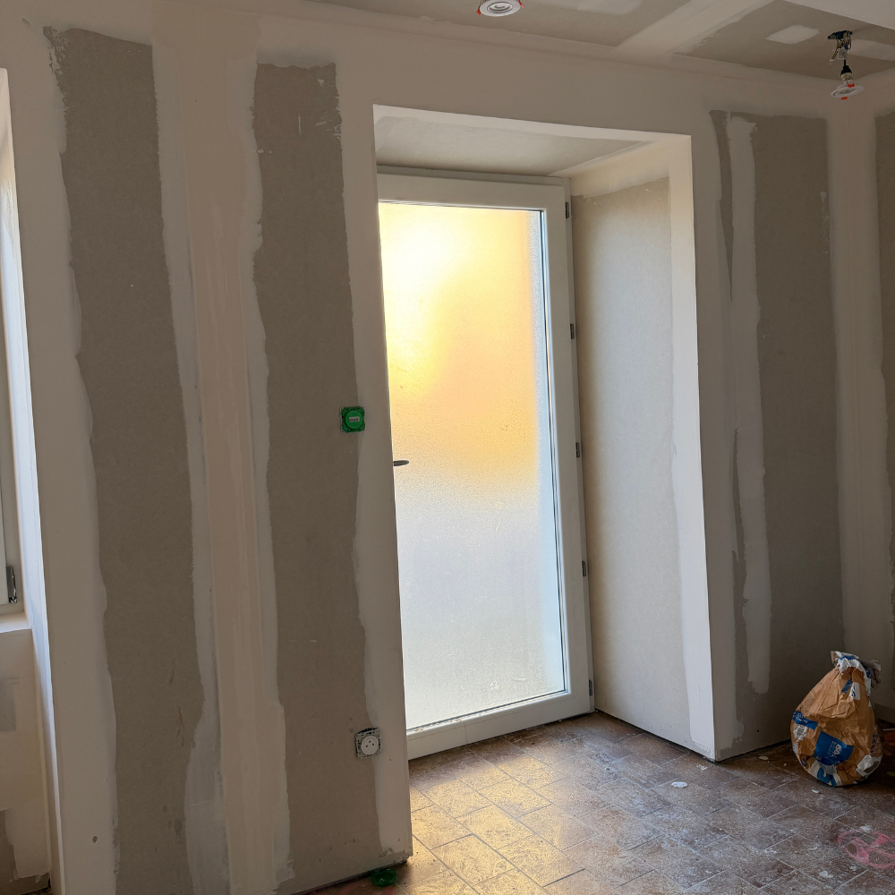 Traitement des fissures placo Commer